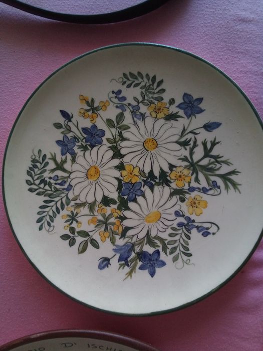 Красиви уникални чинии