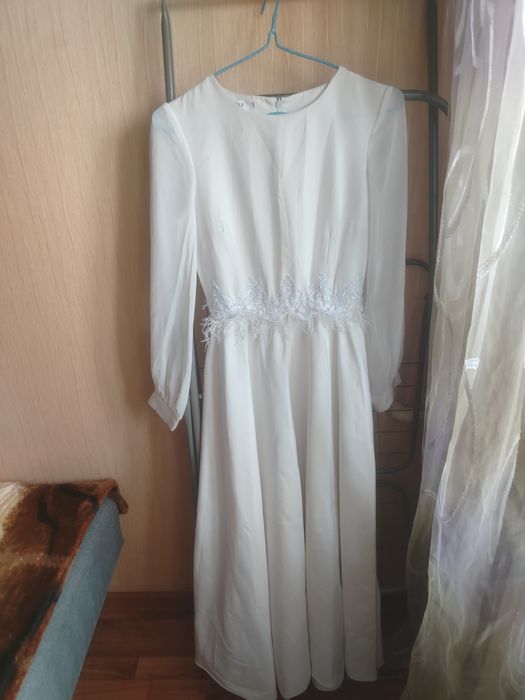 Продам платье белое
