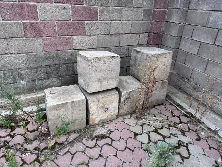 Продаются бетонные блоки