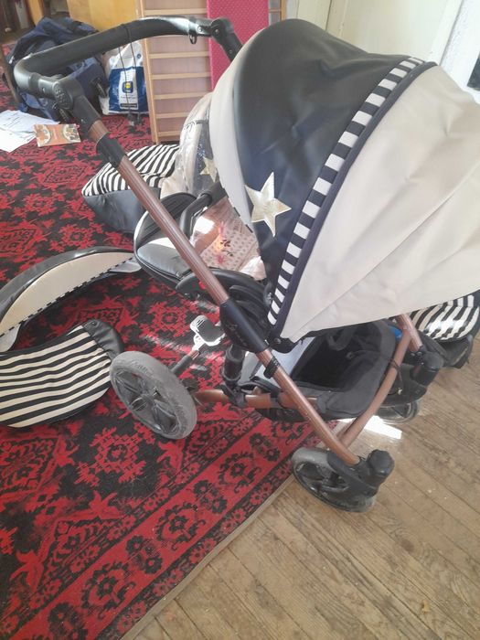 Бебешка количка три в едно