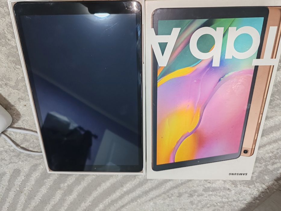 Продам два плашета samsung Tab. A!