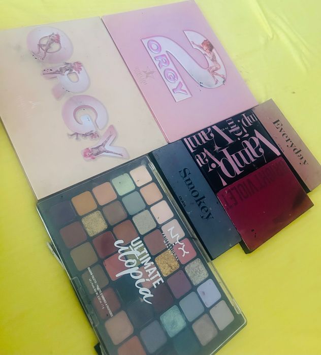Produse make up. Palete