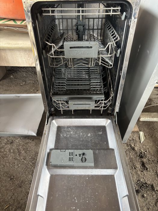 Продам встроенную посудамойку Кайзер