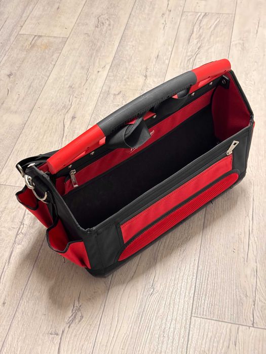 Продам сумку для инструментов Milwaukee