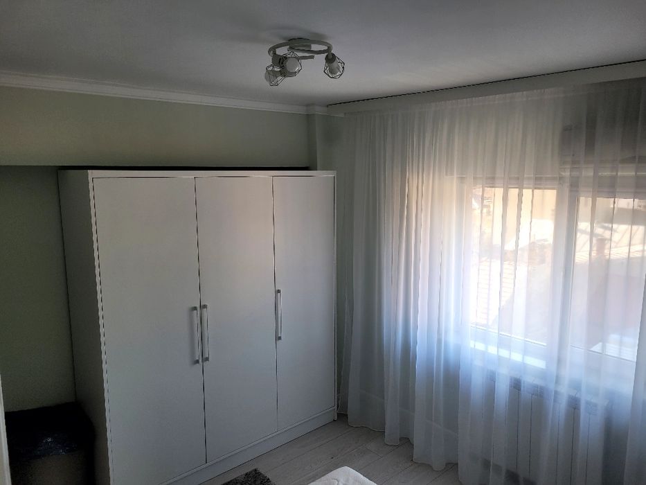Închiriez apartament 3 camere ultracentral