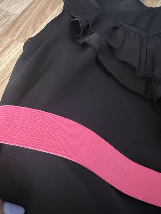 Top cu curea elastic roz bonbon