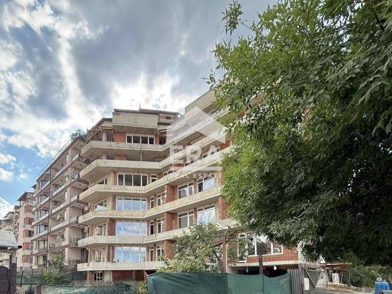 Продава се Четиристаен апартамент в София, Лагера - 224 кв.м за 854 €/кв.м - Снимка #1