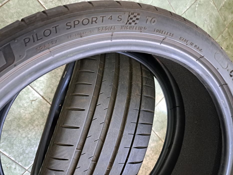 2 anvelope 235/35 R20 Michelin