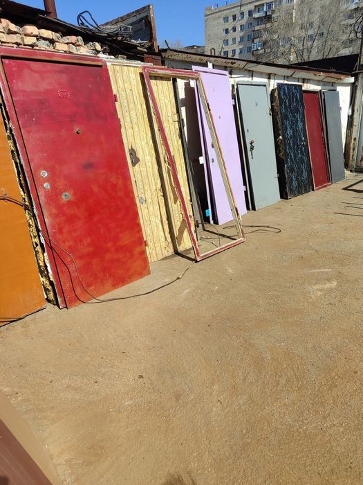 Железные металлические двери