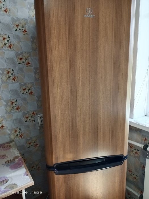 Продам холодильник