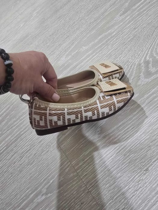 Продам туфельки на девочку