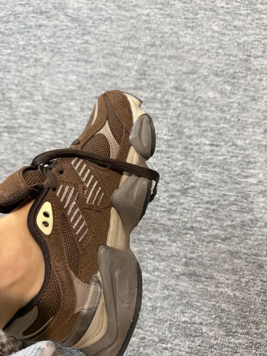 New Balance  marimea 37