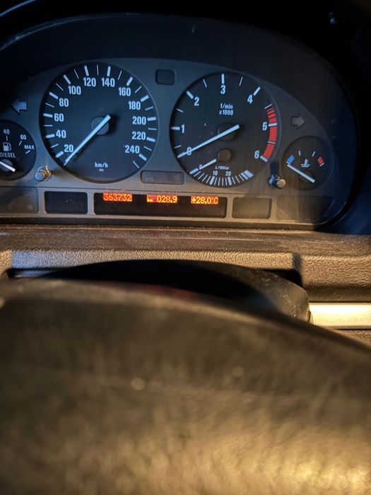 Vând Bmw x5 e53 din 09/2001 ,km reali,stare bună