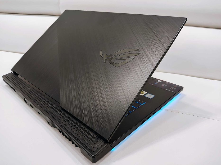 Laptop gaming Asus Strix , intel core i7 -hexa core, video nvidia,
