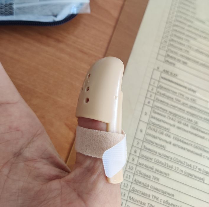 Лонгета на палец при переломах