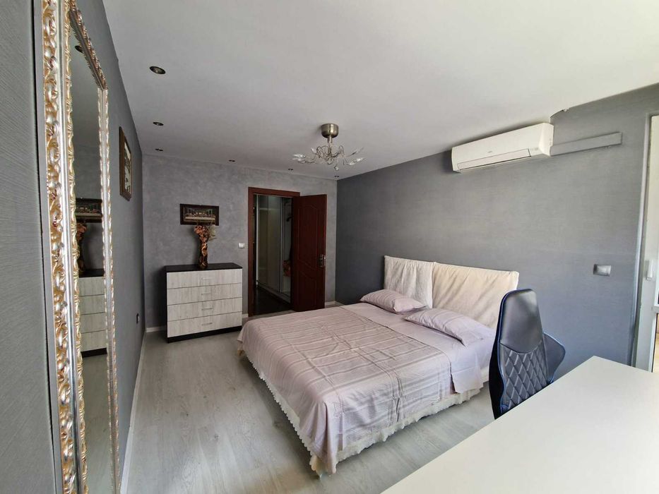 Дава се под наем Двустаен апартамент в София, Хладилника - 80 кв.м за 680 € - Снимка #3