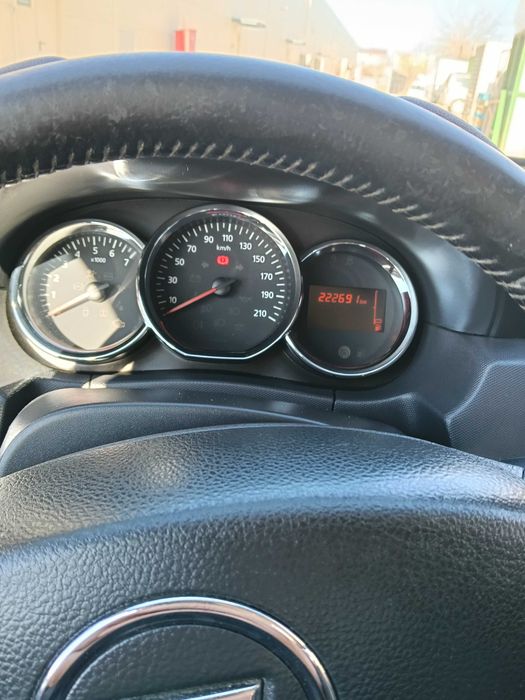 Vând Dacia Duster 1,5 dci