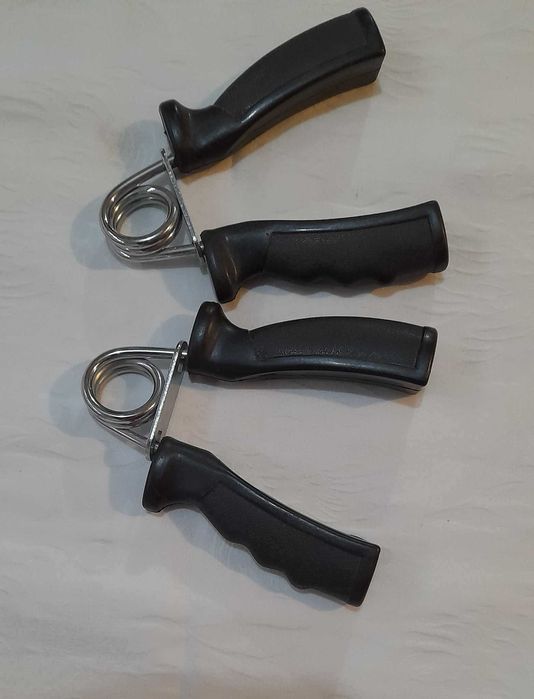 Стиски за тренировка на ръцете