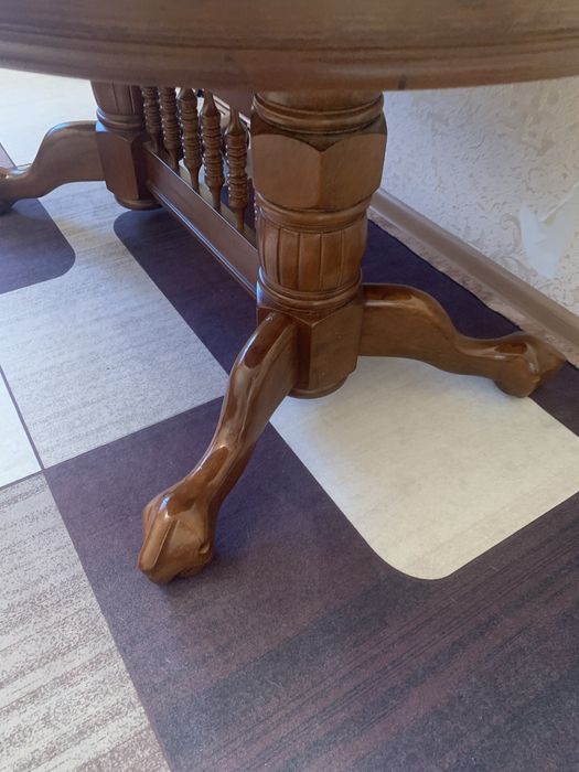 Продам стол деревянный