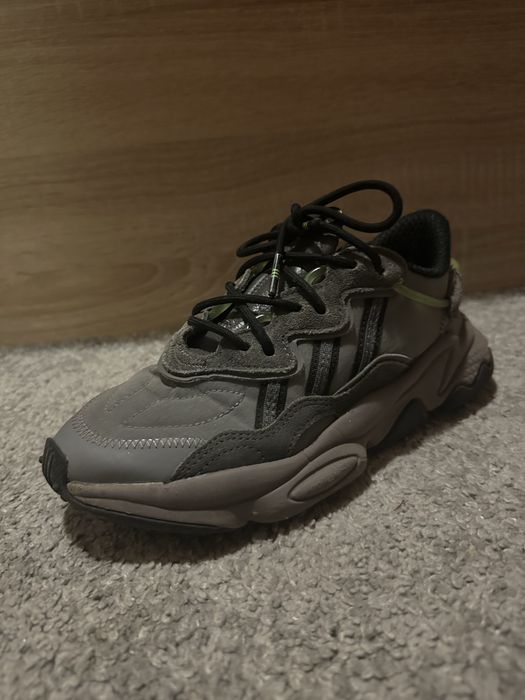 Обувки    Adidas