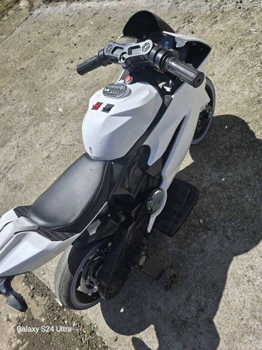 Акумулаторен мотор