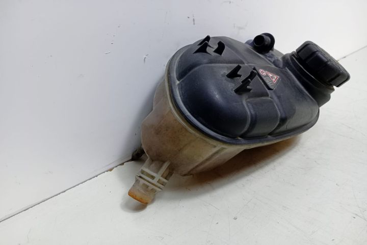 Vas expansiune A2465000049 Mercedes-Benz GLA-Class X156