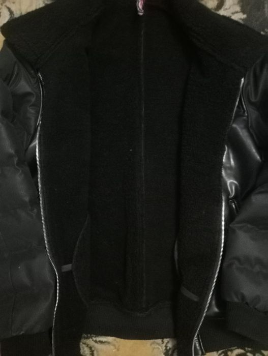 Vând geacă iarnă piele ecologică bărbați