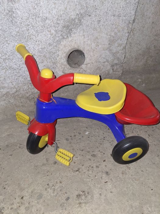 Mașinuță electrica si aletele