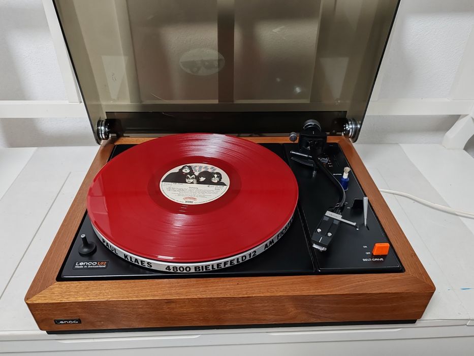 Lenco  L82, Switzerland