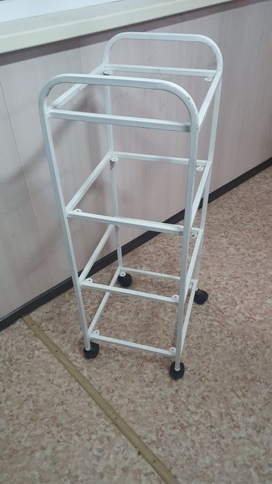 Помощница сатылады