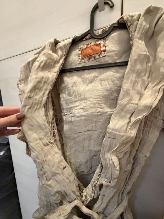 Ефектно тънко яке с метални нишки в материята