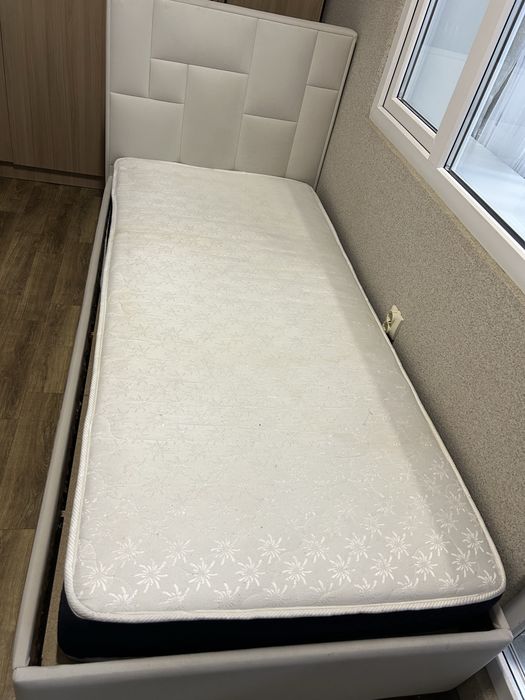 Продаю односпальную кровать