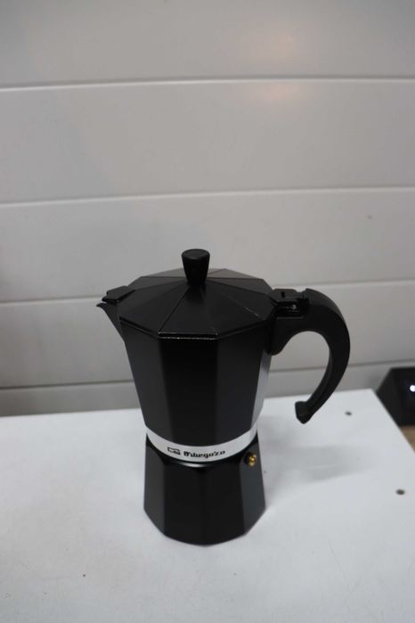 Orbegozo KFN 910 Италианска алуминиева кафемашина, капацитет 9 чаши