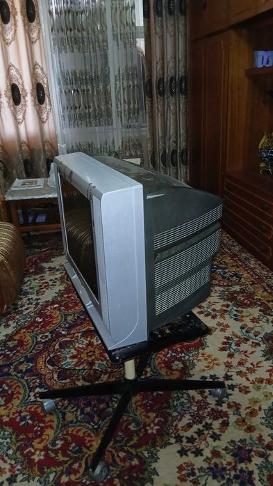 Продаётся Б/У телевизор