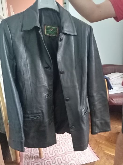 Vind geaca de damă piele