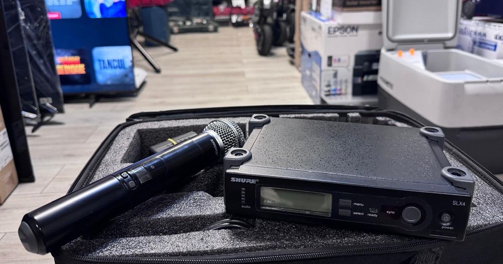 Amanet F28: Microfon wireless Shure Beta 58A +Receiver SLX4