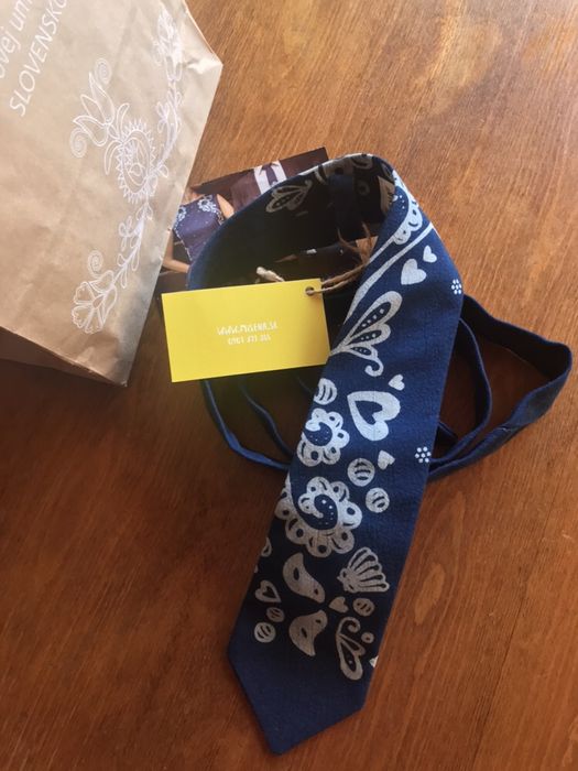 Ръчно изработена вратовръзка