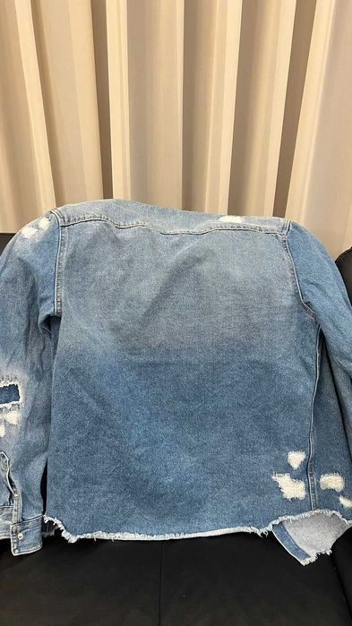 Jacheta Zara purtata putin