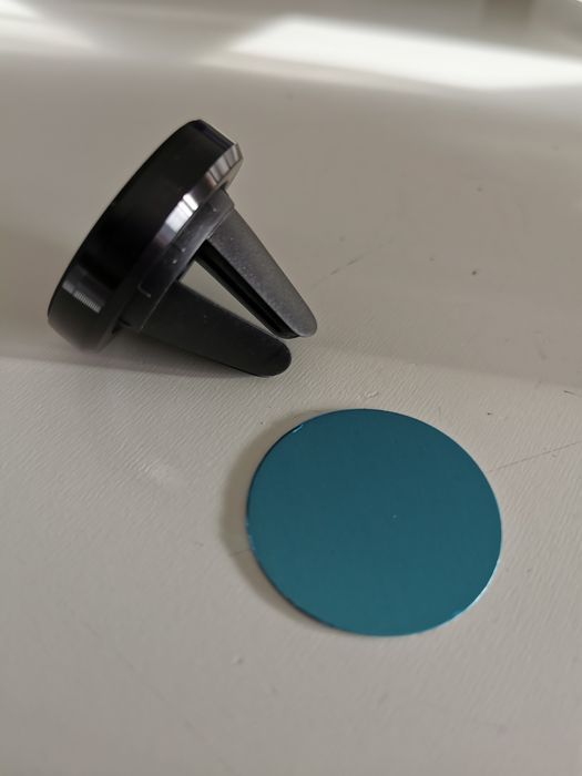 Стойка за телефон за кола - различни видове