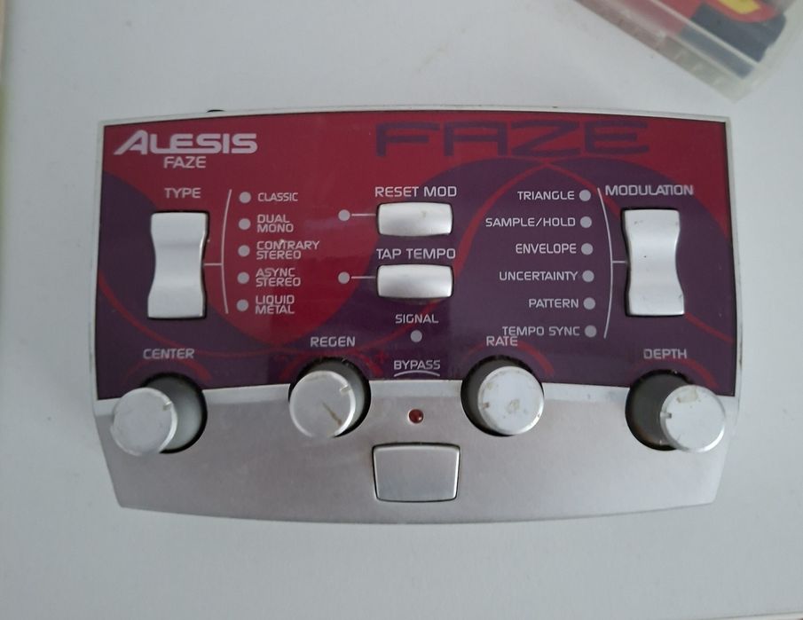 Pedala efect Alesis Faze