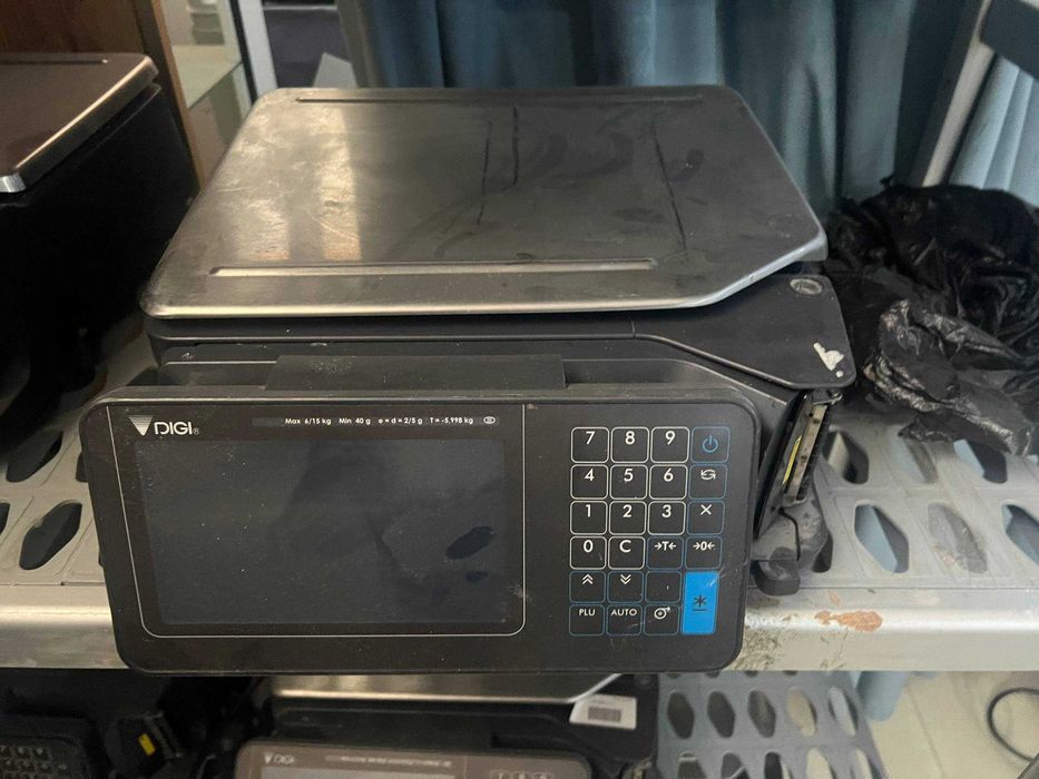 Продаются торговые весы с печатью этикеток DIGI SM-5300 L B