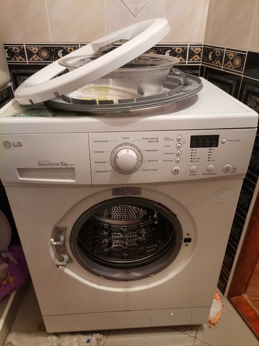 Продам машинку LG