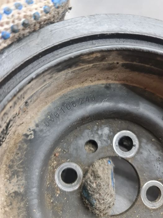 Fulie vibrochen 03G 105 243 Volkswagen VW Touran 2006