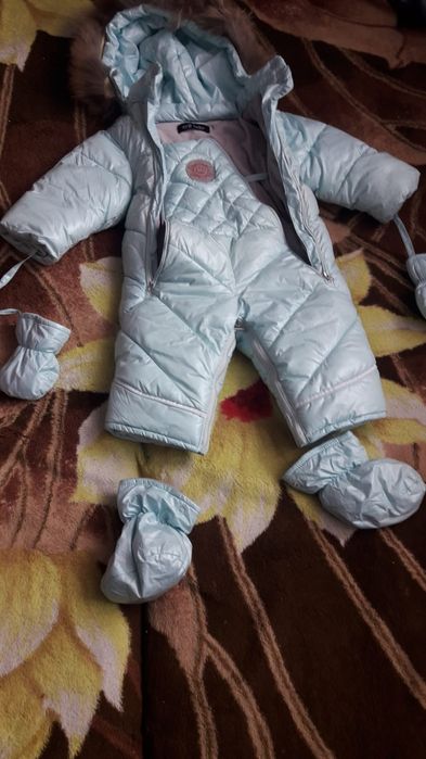 Срочно продам детский зимний комбинезон