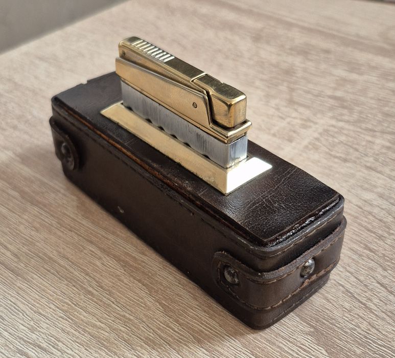 Bricheta vintage 1950