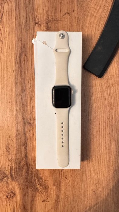 Часы Apple Watch SE