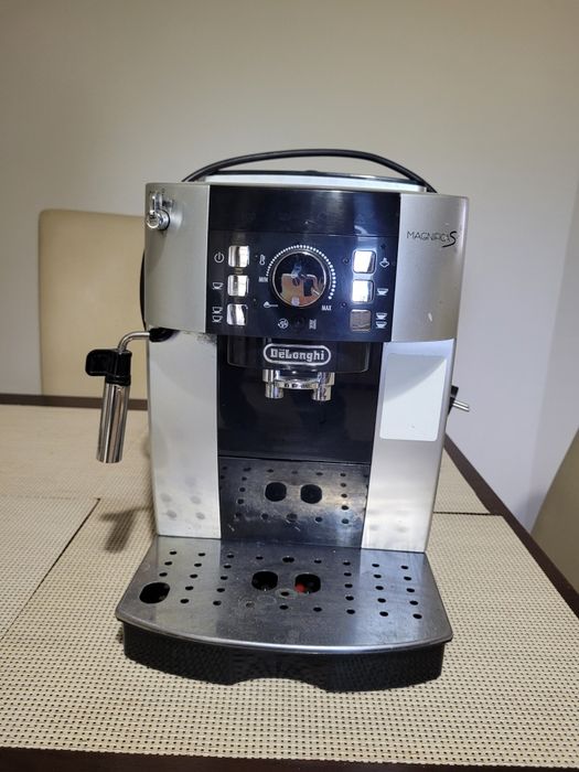 Aparat Expressor cafea Delonghi Magnifica