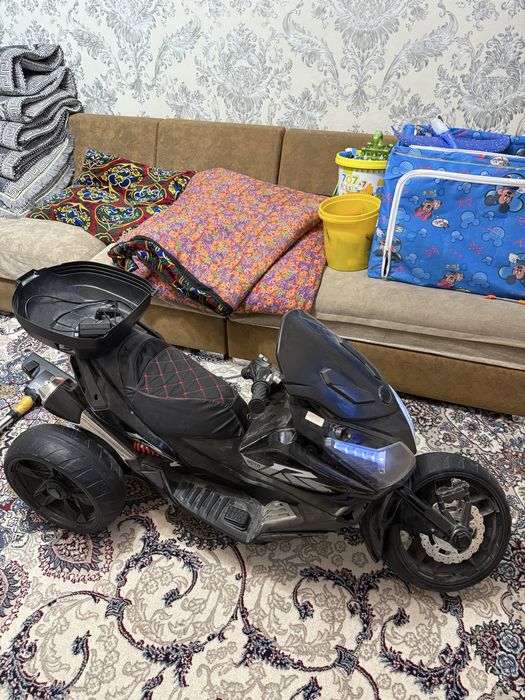 Продается игрушечный мотоцикл