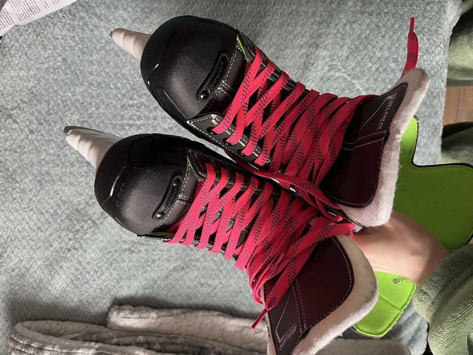 Продам коньки Bauer XLS