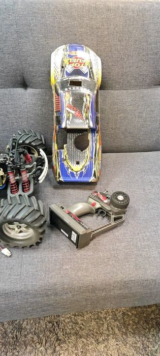 Traxxas T-Maxx 1/8 Нитро класически радиоуправляем монстър